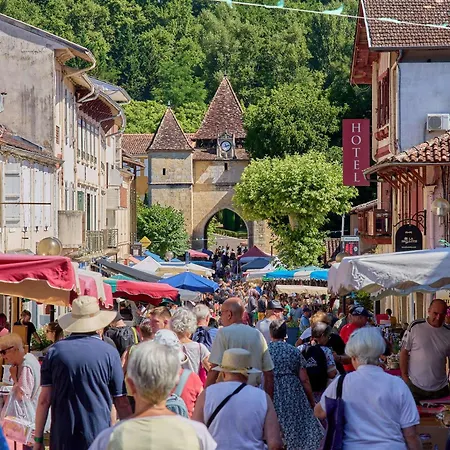 Duplex Avec Piscine Commune, Jardin Prive Et Wifi - Fr-1-841-32 Appartement